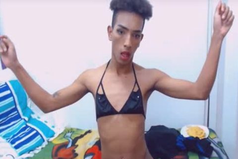 Short Haired ebony Trans enormous ramrod Jerking