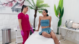 Trans Angels: Trans Queen Zariah's Leg Wax Surprise