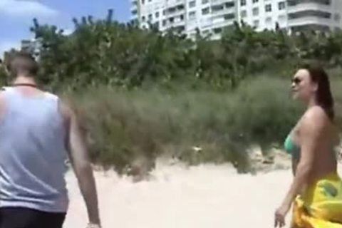 Kourtney's Beach Pickup